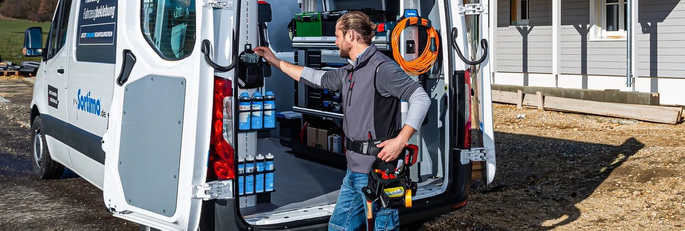 ProClick von L-BOXX das innovative Werkzeugtaschen-System Handwerker mit ProClick Werkzeuggürtel auf Baustellen